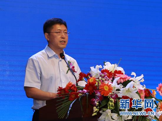 中共富锦市委副书记、市长李源波在“华夏东极”旅游联盟发展论坛致词