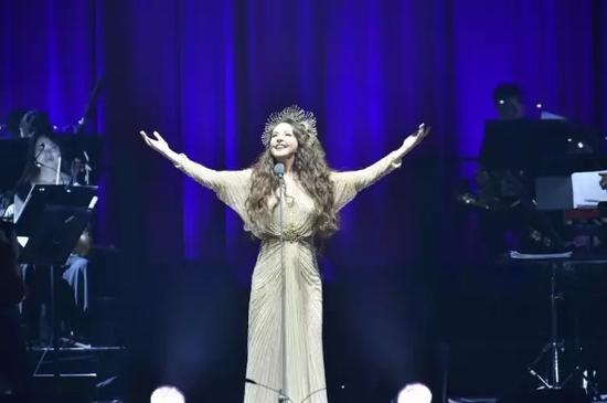 紧急加座!零距离仰望莎拉布莱曼女神风采(图)