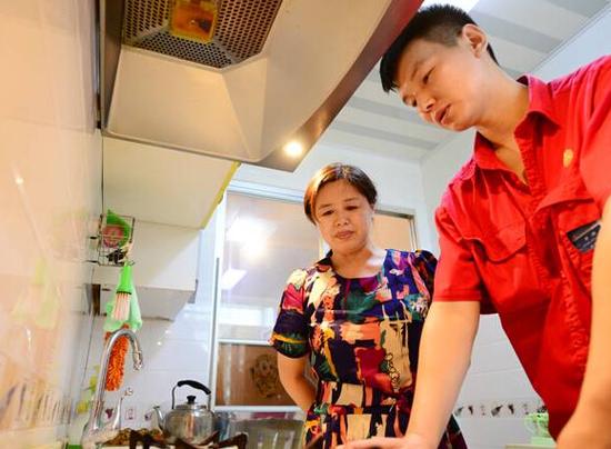 近期哈尔滨全市煤气安检 有骗子混入推销报警