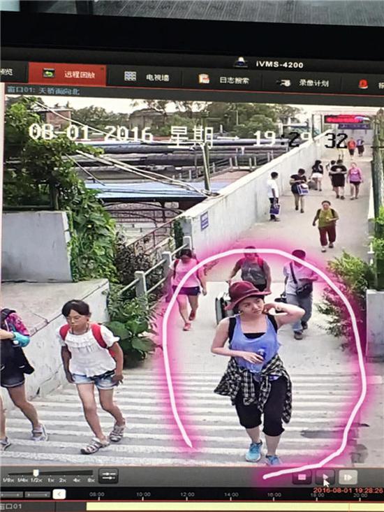 监控信息显示，陈雯在8月1日晚上7点半左右走出华山火车站。