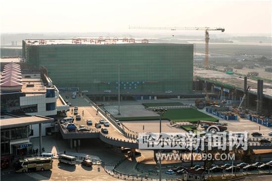 新航站楼暖封闭后将进行室内施工(图自哈尔滨新闻网)