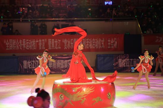 现场表演 安泽摄