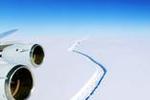 南极冰层现145公里长裂缝 英国被迫关闭科考站