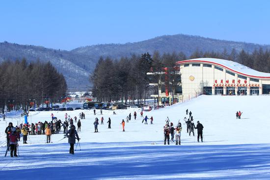 铁力日月峡滑雪场