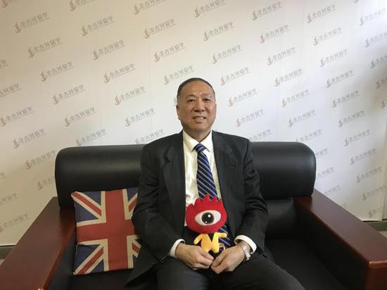 王参接受新浪教育专访
