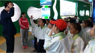 同学们回答提问。图片来源:哈尔滨文明网