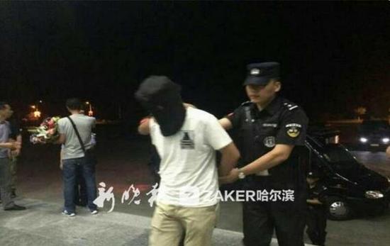 警方提供的抓捕资料片