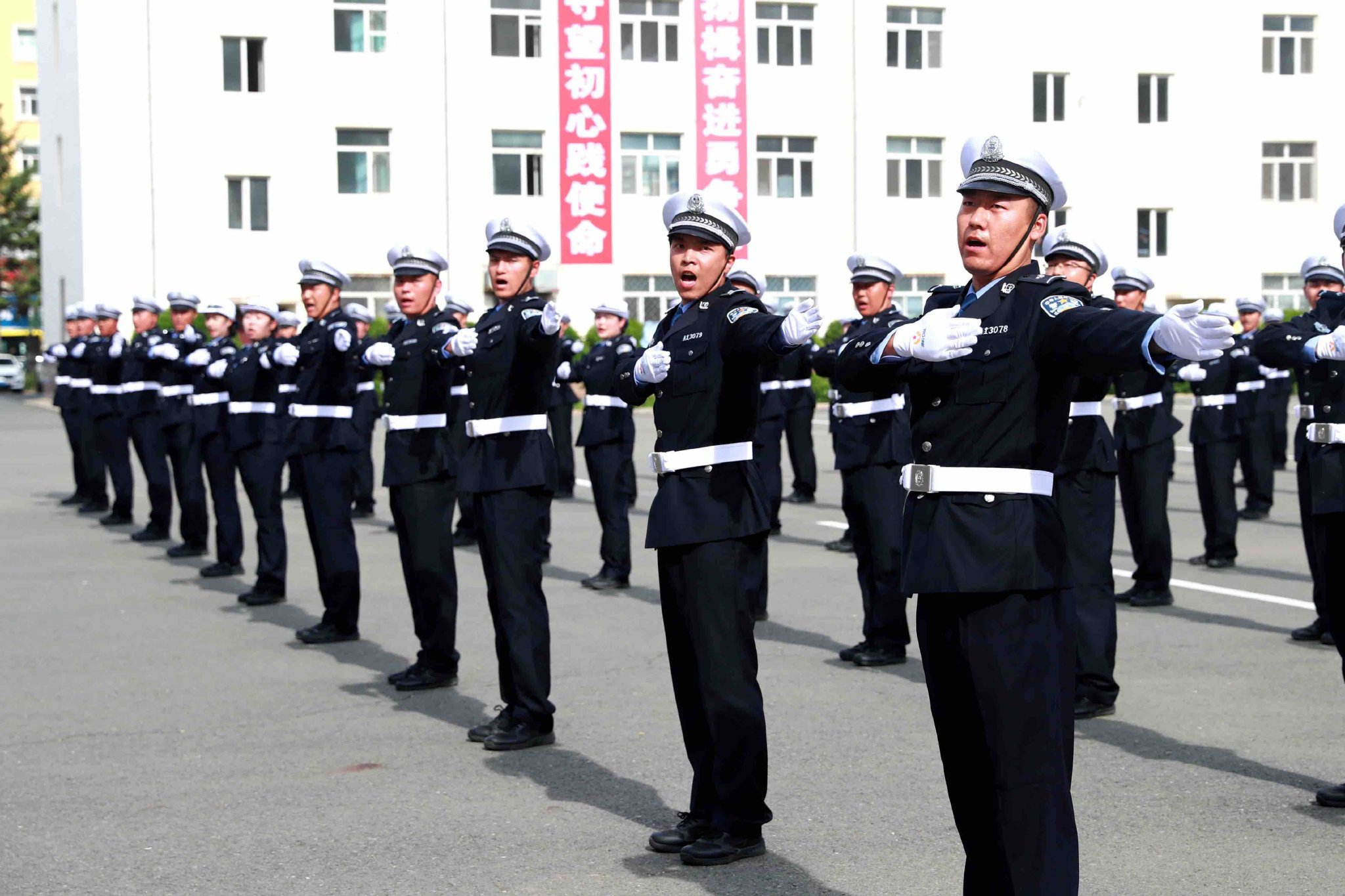 相約哈爾濱 逐夢亞冬會｜冰城交警全面提升亞冬會交管保障能力