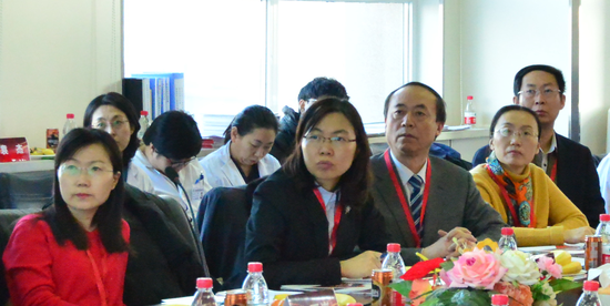 中国高血压中心认证委员会专家组组长、武警后勤学院附属医院李玉明教授(左3)带队一行五人的专家组莅临哈尔滨医科大学附属第二医院现场核查高血压中心的建设情况(南昌大学第二附属医院李萍教授(左4)、河北医科大学第一医院刘刚教授(左5)、中国医学科学院阜外心血管病医院马文君教授(左2)、包头医学院第二附属医院杨晓敏教授(左1))