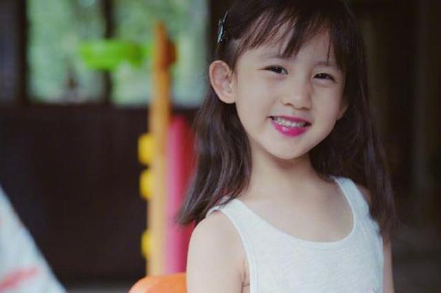 孫莉“吐槽”多妹愛畫紅嘴唇 黃磊：長的太像我了