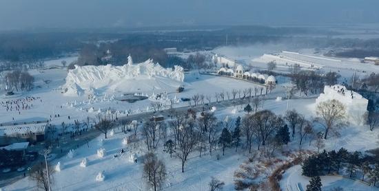 第32届太阳岛雪博会白天景色