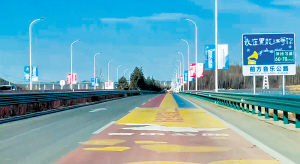 亚雪公路奏响冰雪乐章