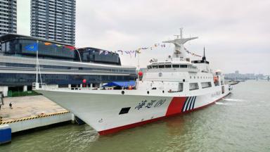 “海巡09”轮在广州南沙列编