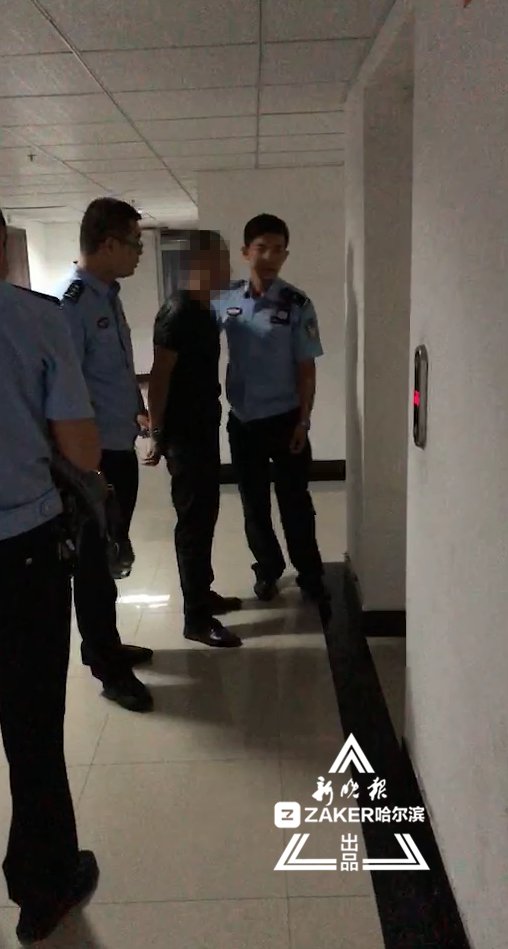 偷内衣裤丝袜_偷女士内衣裤图片