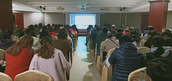 平房区参加全市社区党支部书记 培训重点班开班