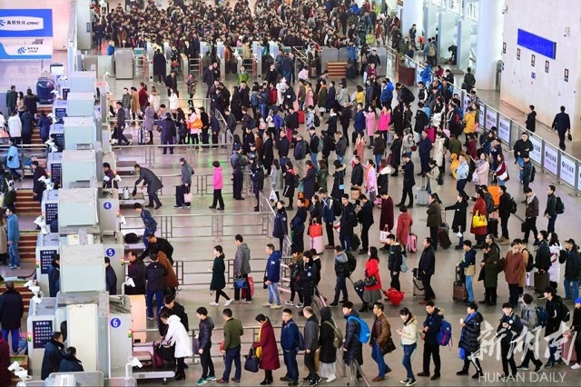 2018上半年出生人口_长沙市2018年人口