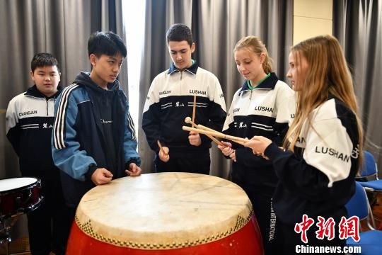 法国少年长沙学习中国传统文化