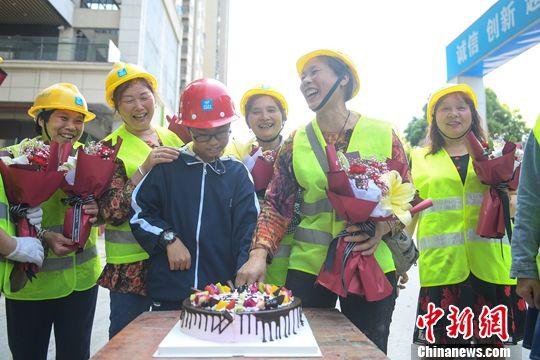 湖南长沙工地上的母亲节