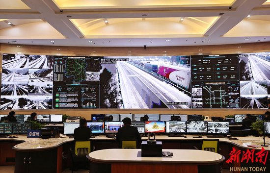 (经过努力奋战,目前全省高速公路总体运行可控。)