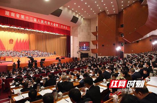 1月26日上午，湖南省第十三届人民代表大会第二次会议在省人民会堂开幕。