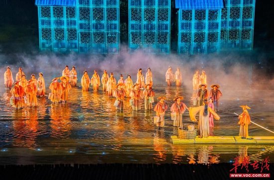 （桃花江《竹海幻境》演出现场。 湖南日报全媒体记者 李健 摄）
