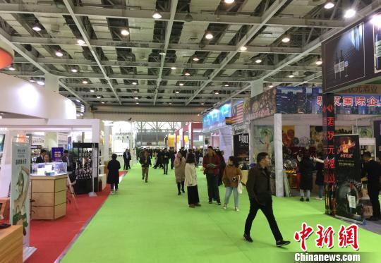 博览会吸引了400多家企业参展。 向一鹏 摄