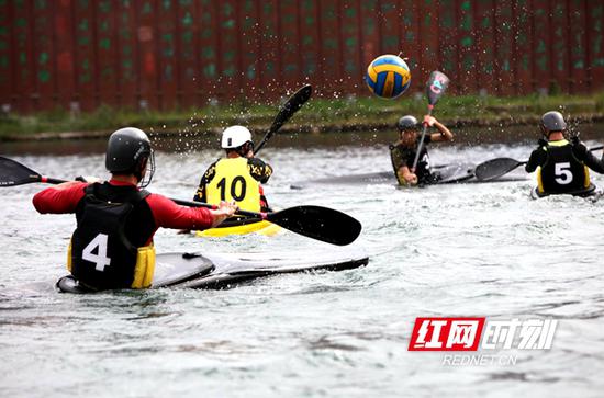 皮划艇运动员张家界备战第二届全国青年运动会