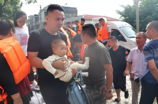 【镜头】洪水中 那些逆流而上的纪检人