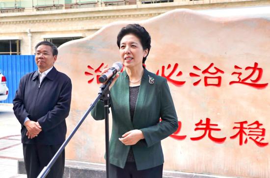 湖南党政代表团看望慰问湖南省第九批援藏工作队队员