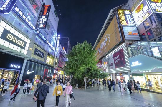 长沙黄兴南路步行街见证城市繁荣变迁