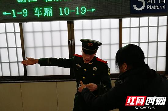 岳阳：春运返程 武警官兵把坚守镌刻在一线哨位