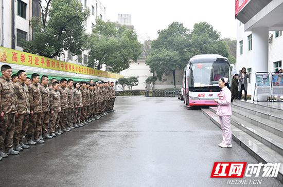 极端天气导致血库告急 湖南省军区组织官兵紧急“输血”