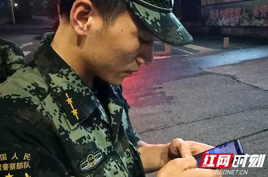 郴州武警官兵遇到“军人免费”出租车