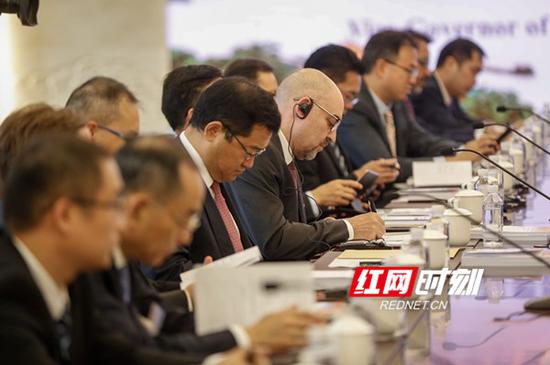 湖南与世界500强企业合作恳谈会现场。