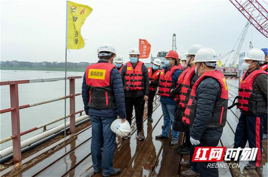 2月10日,湖南路桥集团承建的平益高速13标正式复工。