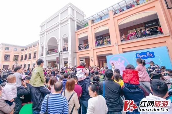 4月29日—5月1日,“小猪佩奇”将现身宁乡九龙仓时代奥特莱斯。