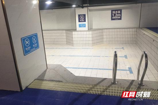 金吉鸟健身俱乐部长沙宇成朝阳广场店的游泳池还在验收中，未投入使用。