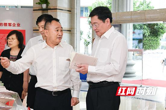 5月31日下午，湖南省委书记杜家毫到湖南出版投资控股集团开展专题调研。 冯竞萱/摄