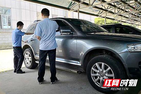 韶山法院联合交警部门成功扣押“老赖”车辆