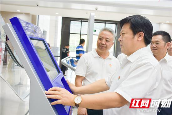 郴州“一次办结”改革成效明显 业务办结率达99%