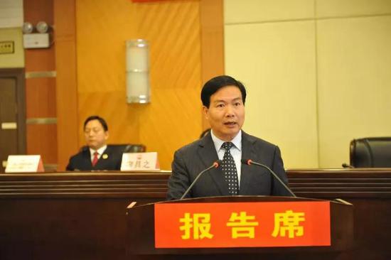 尹正锡发言。