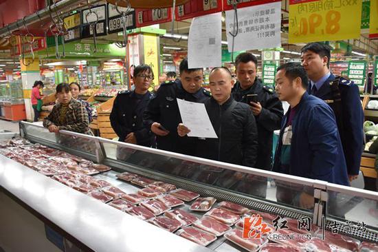 吉首多部门联合排查市区生鲜猪肉。
