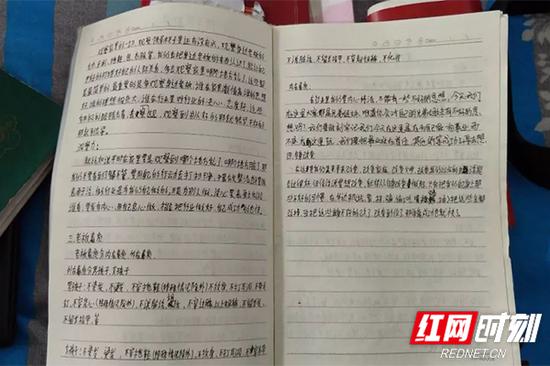李某在传销窝点内被迫“学习”。