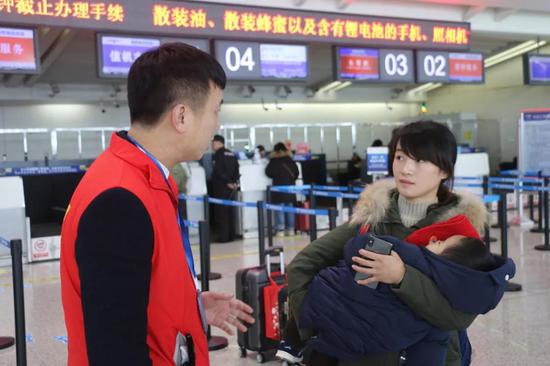 积极做好旅客解释工作