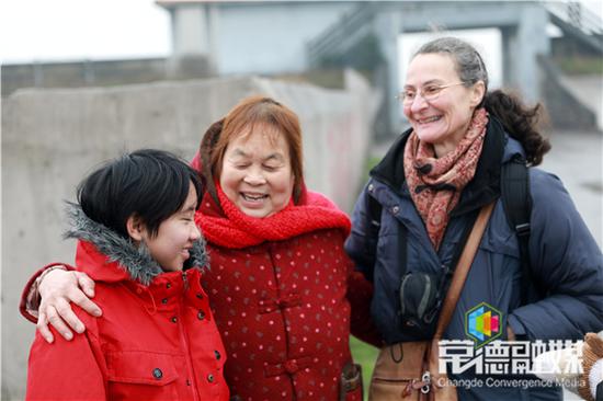 她怎么都没想到 19年后 这位小女孩会回常德找她