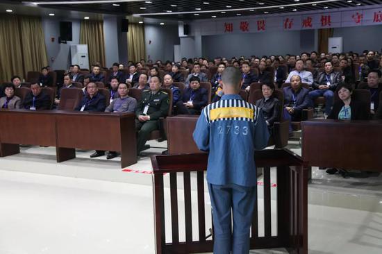 一场警示教育会后 岳阳195人主动上缴违法违纪款