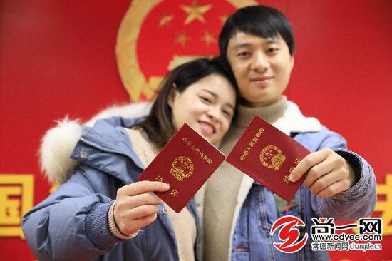 情人节这天 常德市迎来了结婚登记小高峰