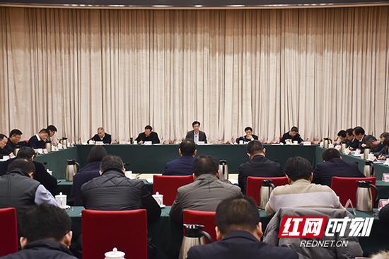 2月22日上午，湖南省委宣传部召开专题会议总结全省突发热点舆情引导工作。