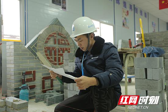 我从基层来丨邹彬：“95后”人大代表履职初体验