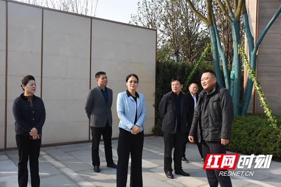 3月11日,岳阳市副市长邱虹一行就全域旅游发展赴南湖新区调研。